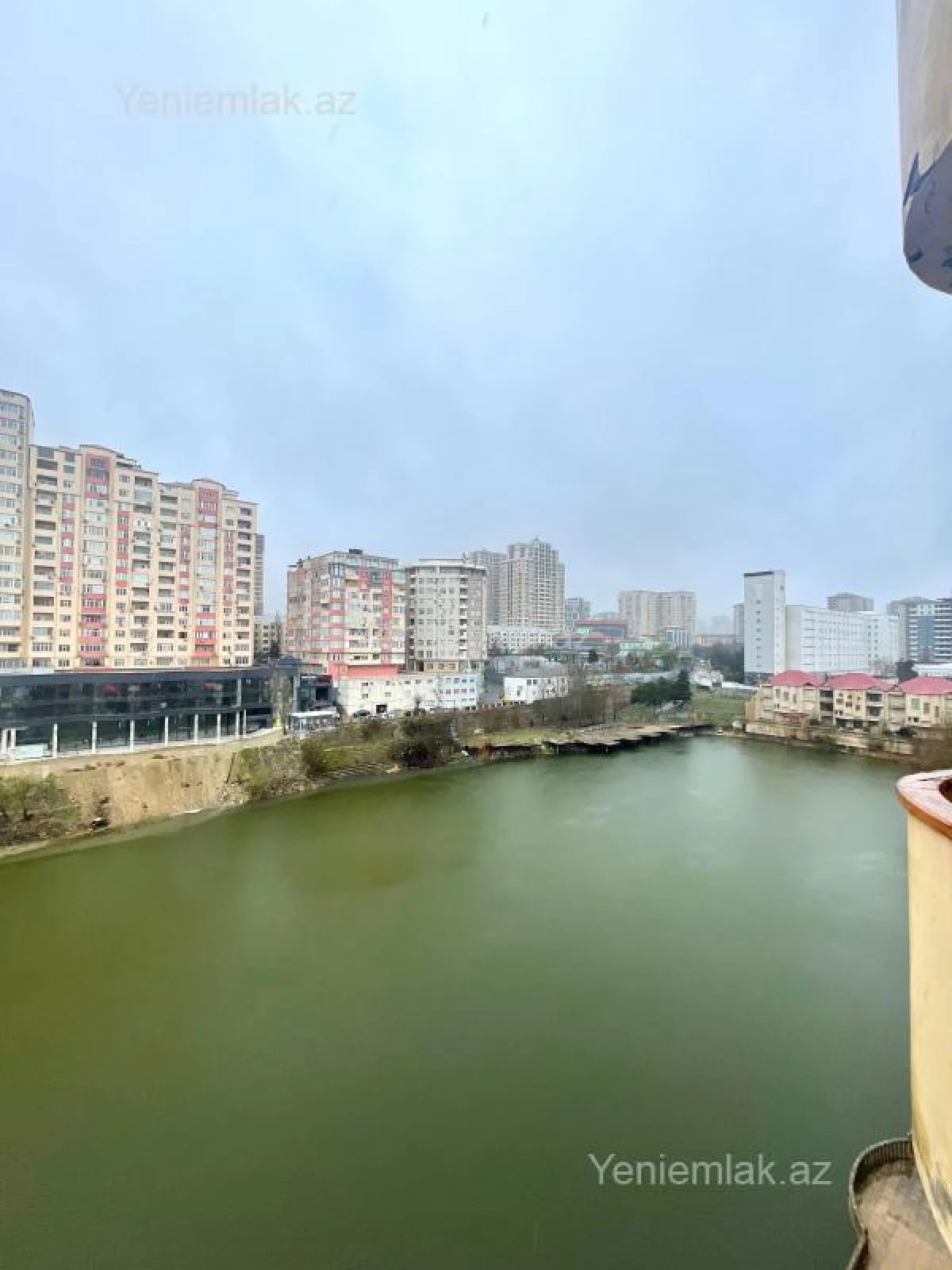 Satılır 2 otaqlı yeni tikili 220 m²