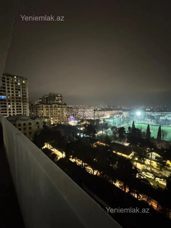 Satılır 2 otaqlı köhnə tikili 60 m²