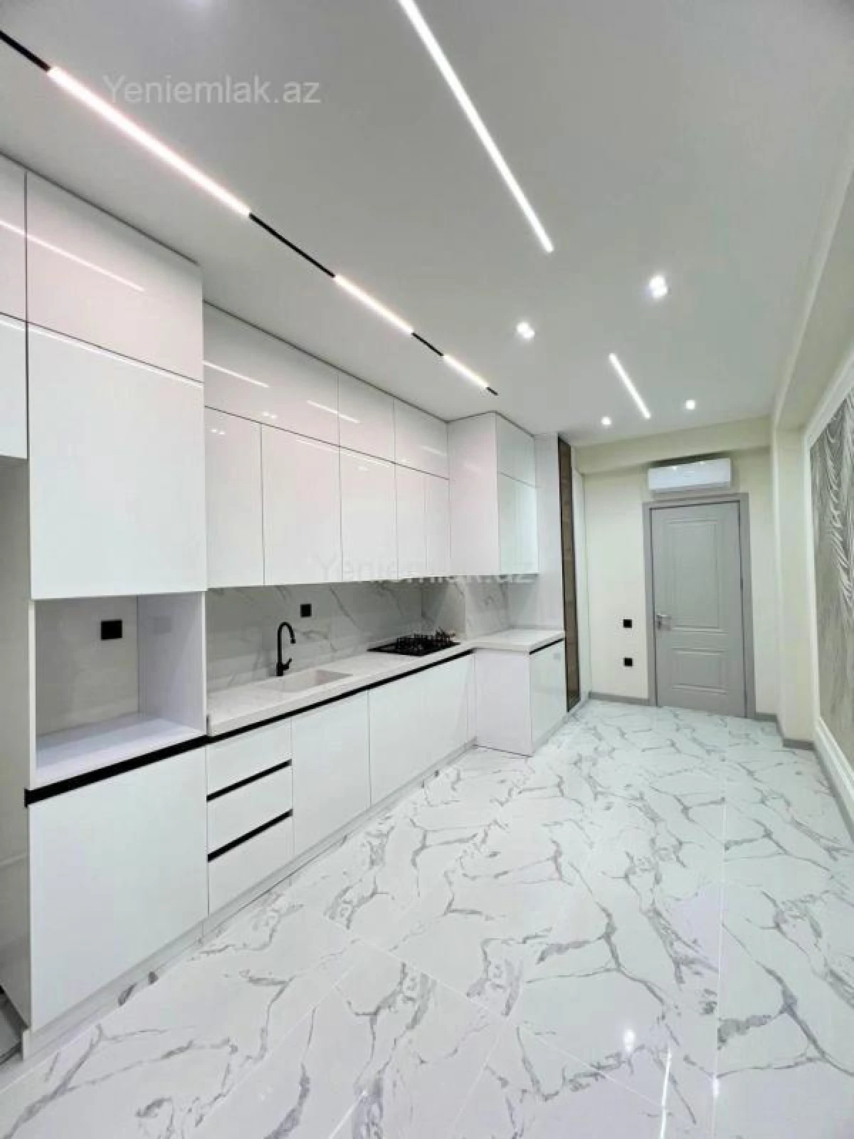 Satılır 4 otaqlı yeni tikili 193 m²