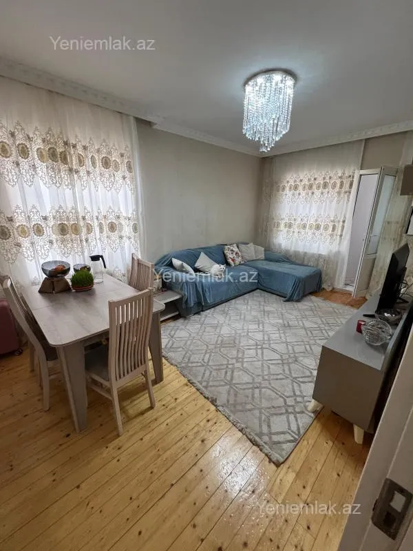 Satılır 2 otaqlı köhnə tikili 45 m²