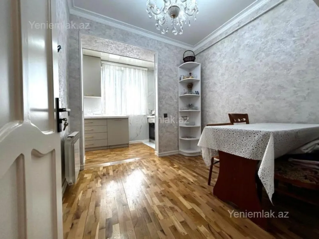 Satılır 3 otaqlı köhnə tikili 70 m²