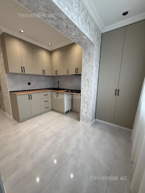 Satılır 3 otaqlı köhnə tikili 80 m²