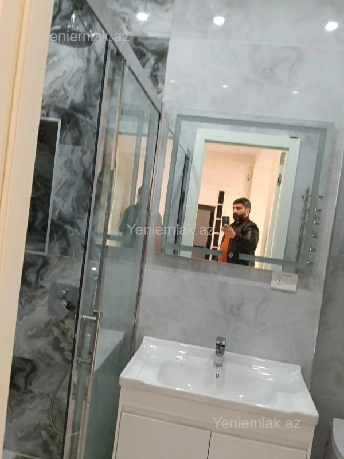 Satılır 2 otaqlı yeni tikili 82 m²