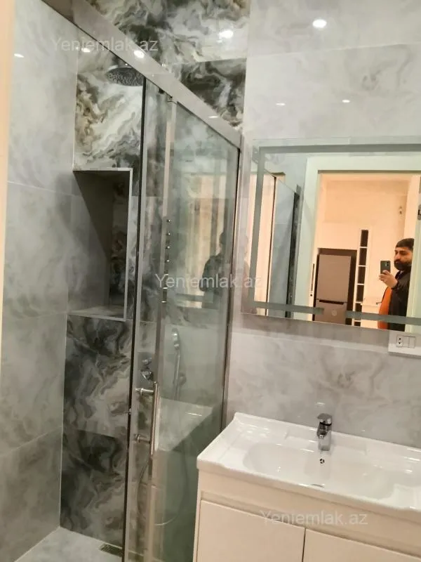 Satılır 2 otaqlı yeni tikili 82 m²