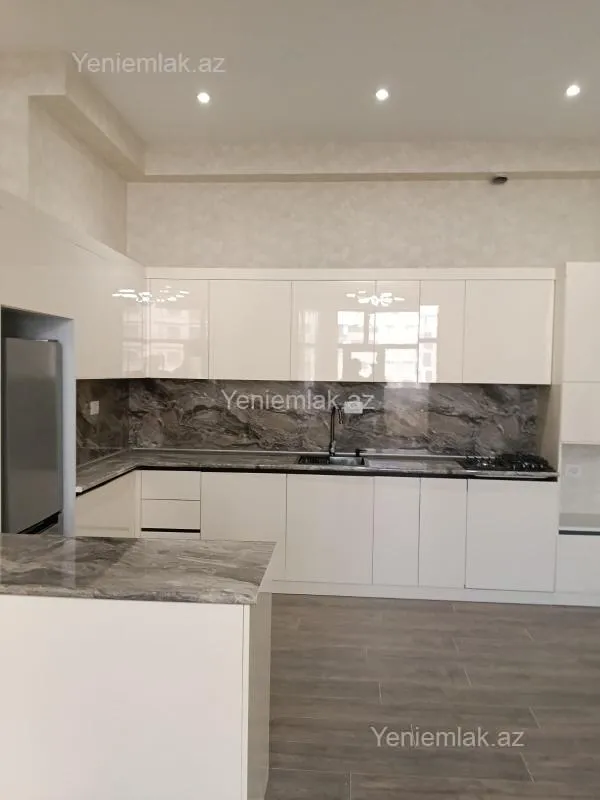 Satılır 2 otaqlı yeni tikili 82 m²