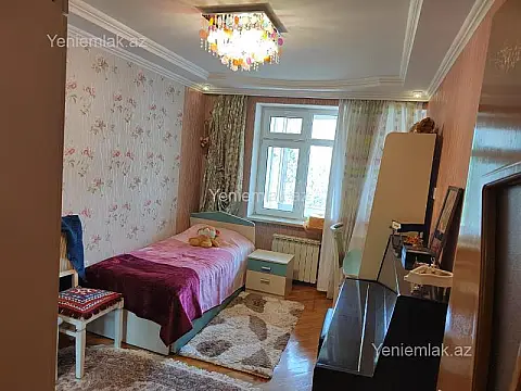 Satılır 4 otaqlı köhnə tikili 100 m²