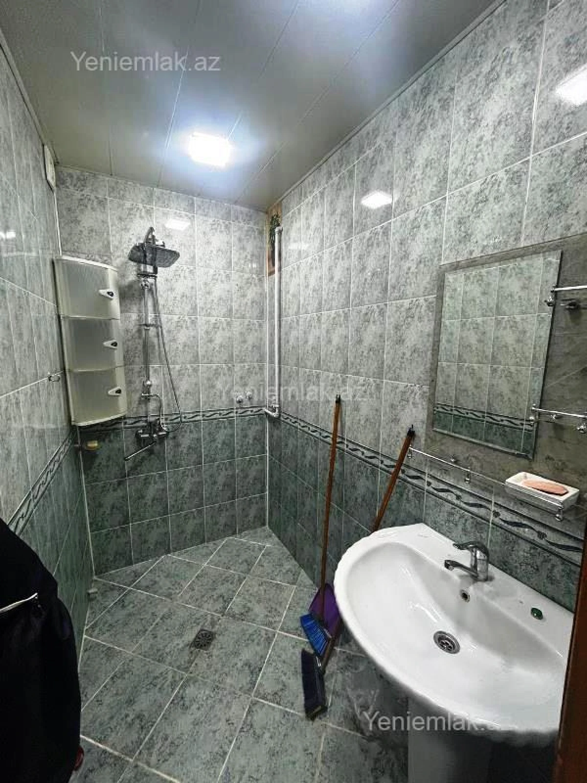 Satılır 3 otaqlı köhnə tikili 80 m²