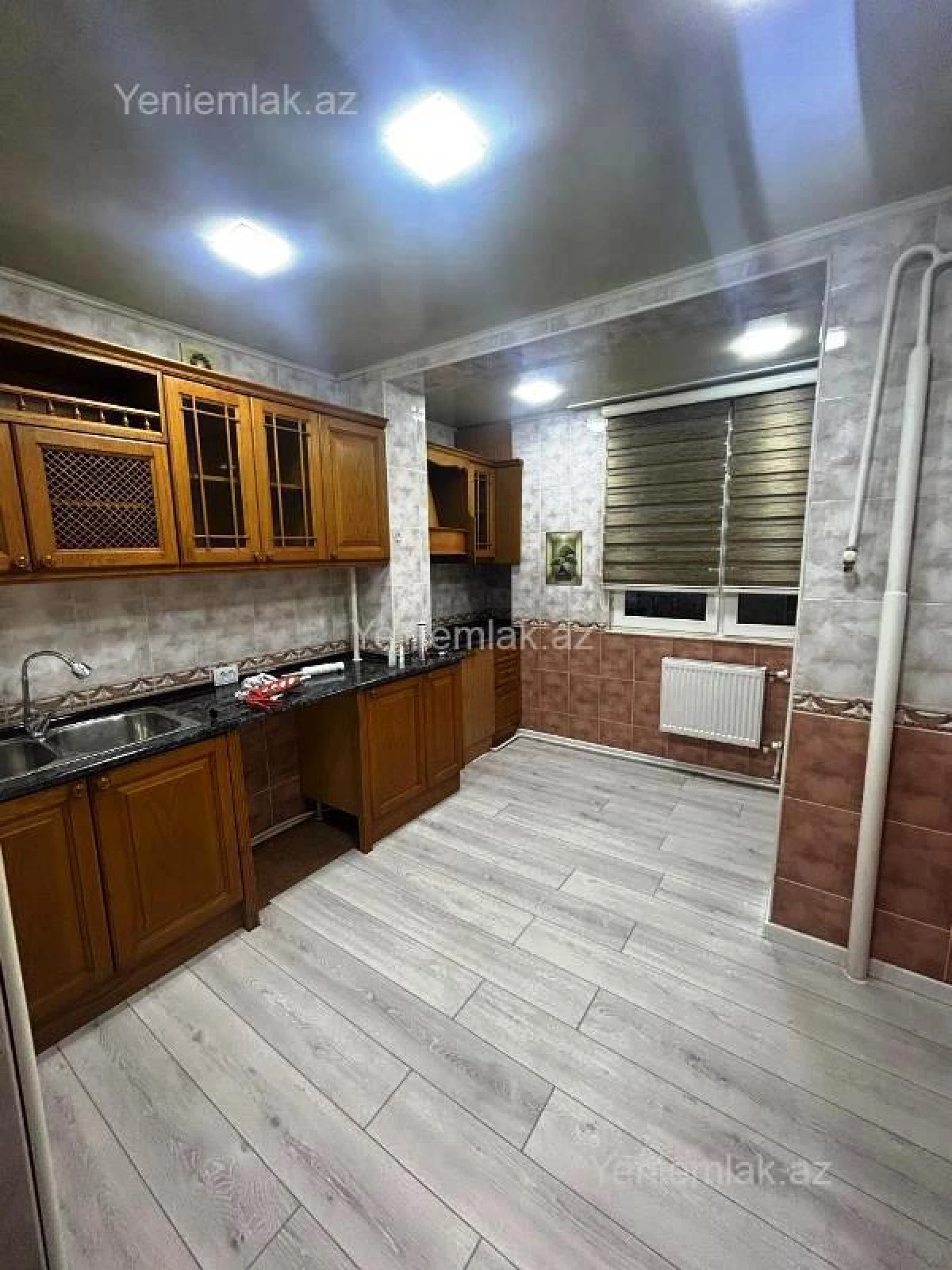 Satılır 3 otaqlı köhnə tikili 80 m²