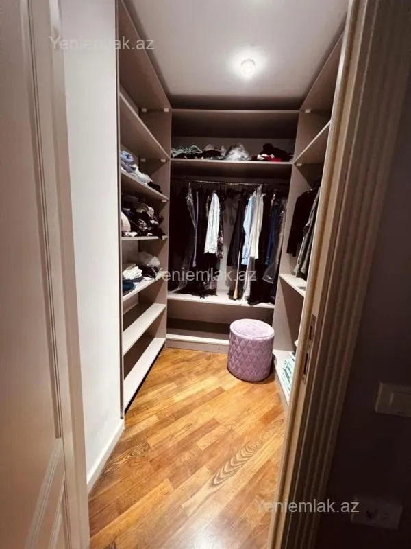 Satılır 3 otaqlı yeni tikili 160 m²