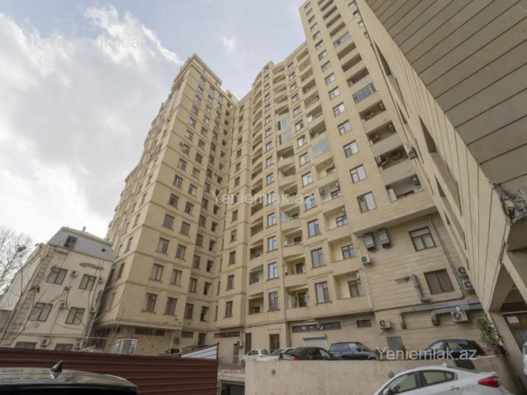 Satılır 3 otaqlı yeni tikili 160 m²