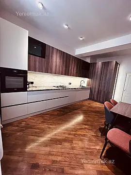 Satılır 3 otaqlı yeni tikili 160 m²