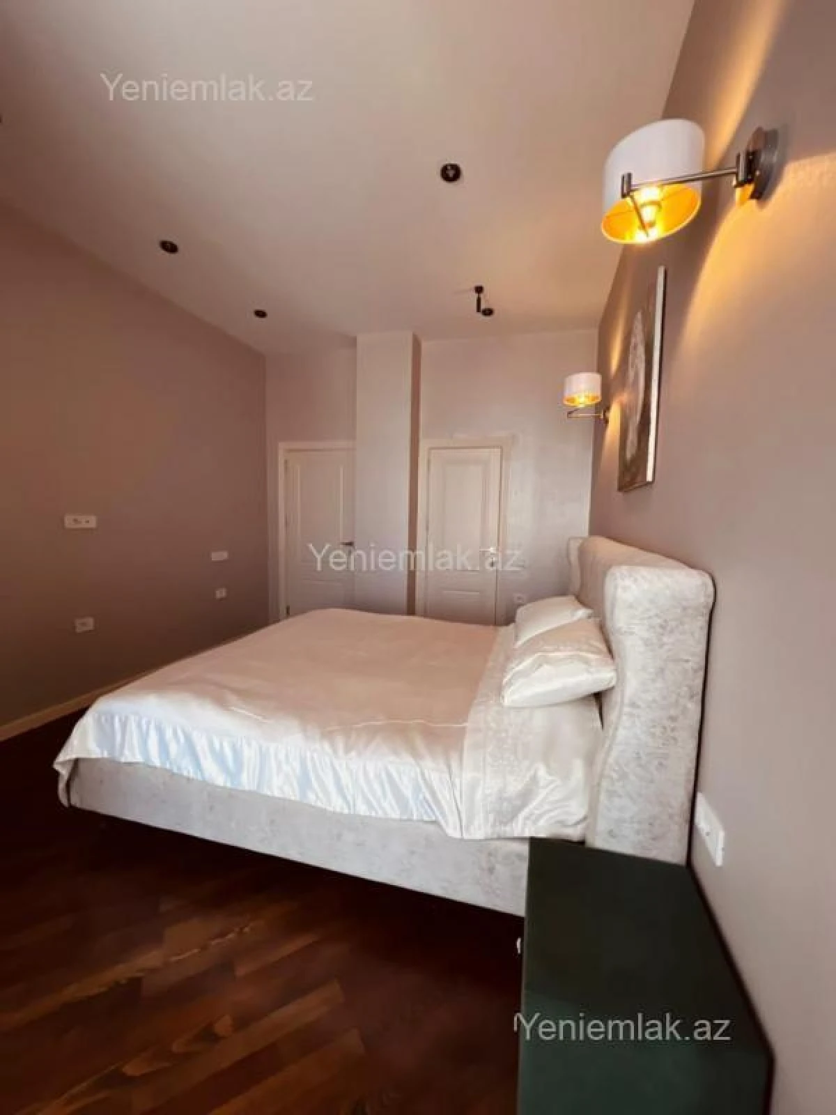 Satılır 3 otaqlı yeni tikili 160 m²