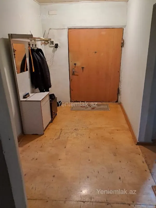 Satılır 5 otaqlı köhnə tikili 120 m²