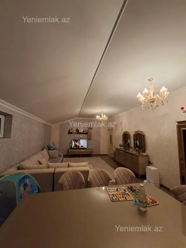 Satılır 6 otaqlı həyət evi 250 m²