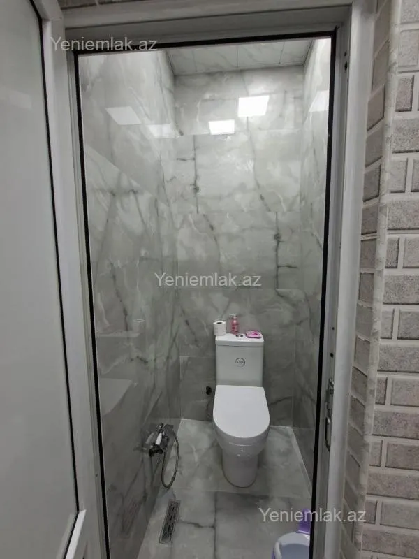 Satılır 6 otaqlı həyət evi 250 m²