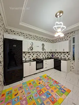 Satılır 6 otaqlı həyət evi 250 m²