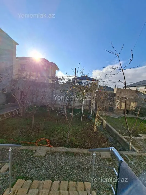Satılır 6 otaqlı həyət evi 250 m²
