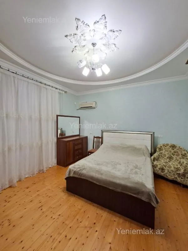 Satılır 6 otaqlı həyət evi 250 m²