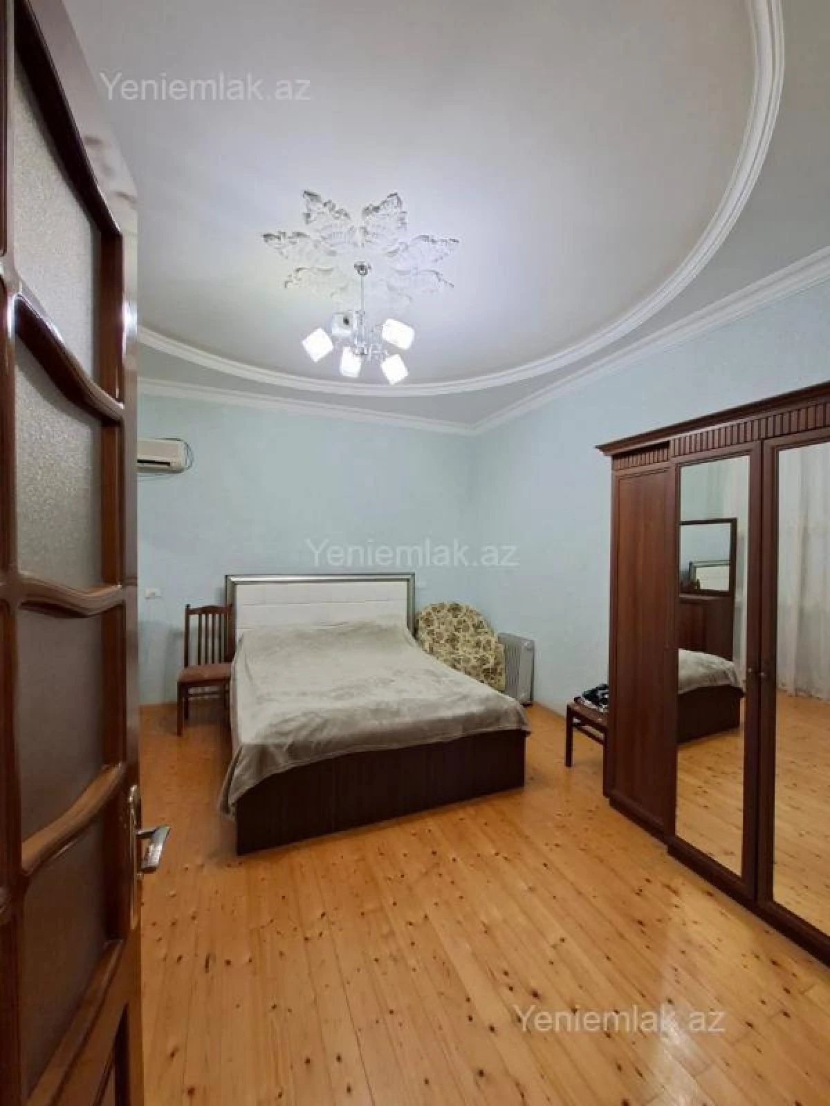 Satılır 6 otaqlı həyət evi 250 m²