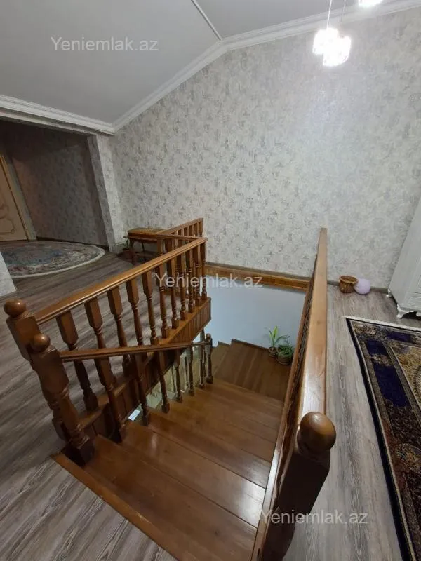 Satılır 6 otaqlı həyət evi 250 m²