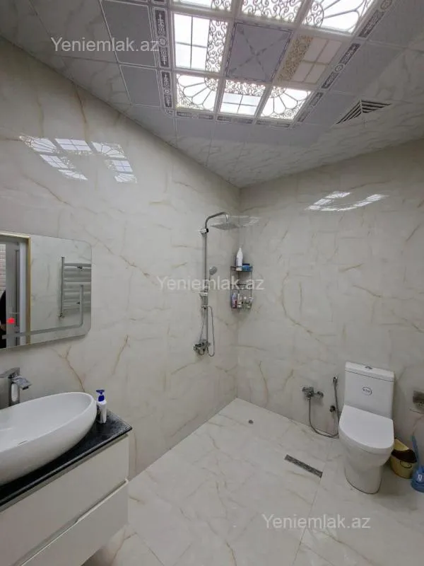 Satılır 6 otaqlı həyət evi 250 m²