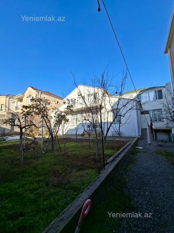 Satılır 6 otaqlı həyət evi 250 m²