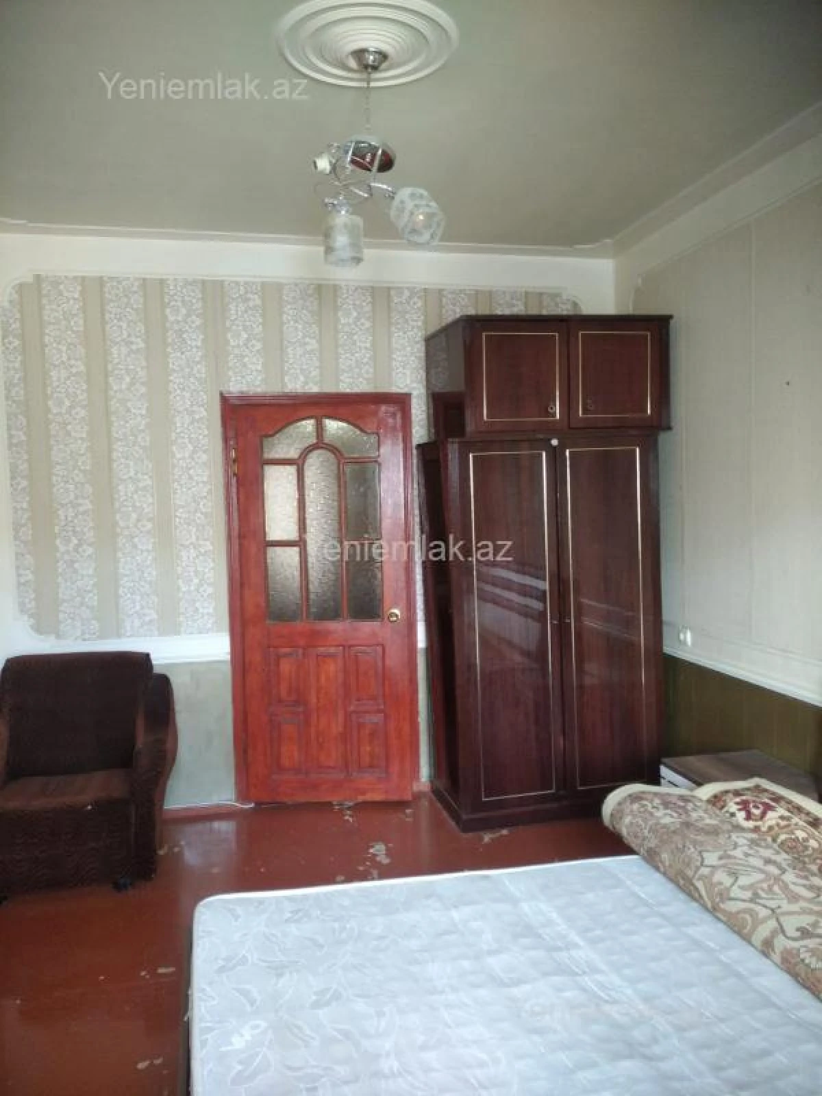 Satılır 2 otaqlı köhnə tikili 60 m²