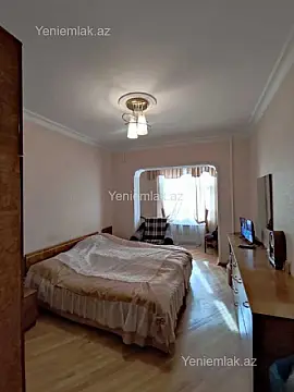 Satılır 4 otaqlı köhnə tikili 110 m²