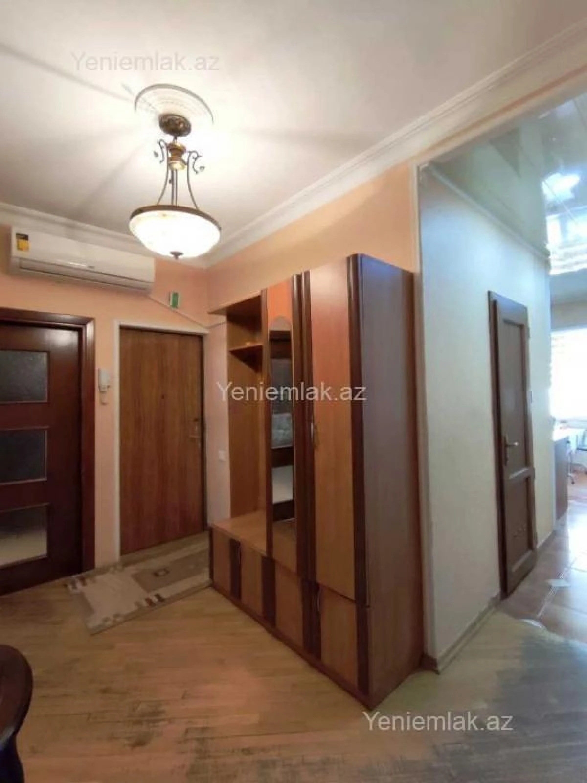 Satılır 4 otaqlı köhnə tikili 110 m²