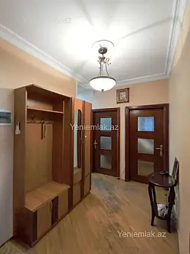 Satılır 4 otaqlı köhnə tikili 110 m²