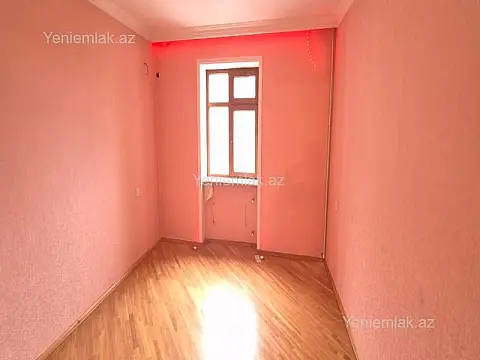 Satılır 3 otaqlı köhnə tikili 80 m²