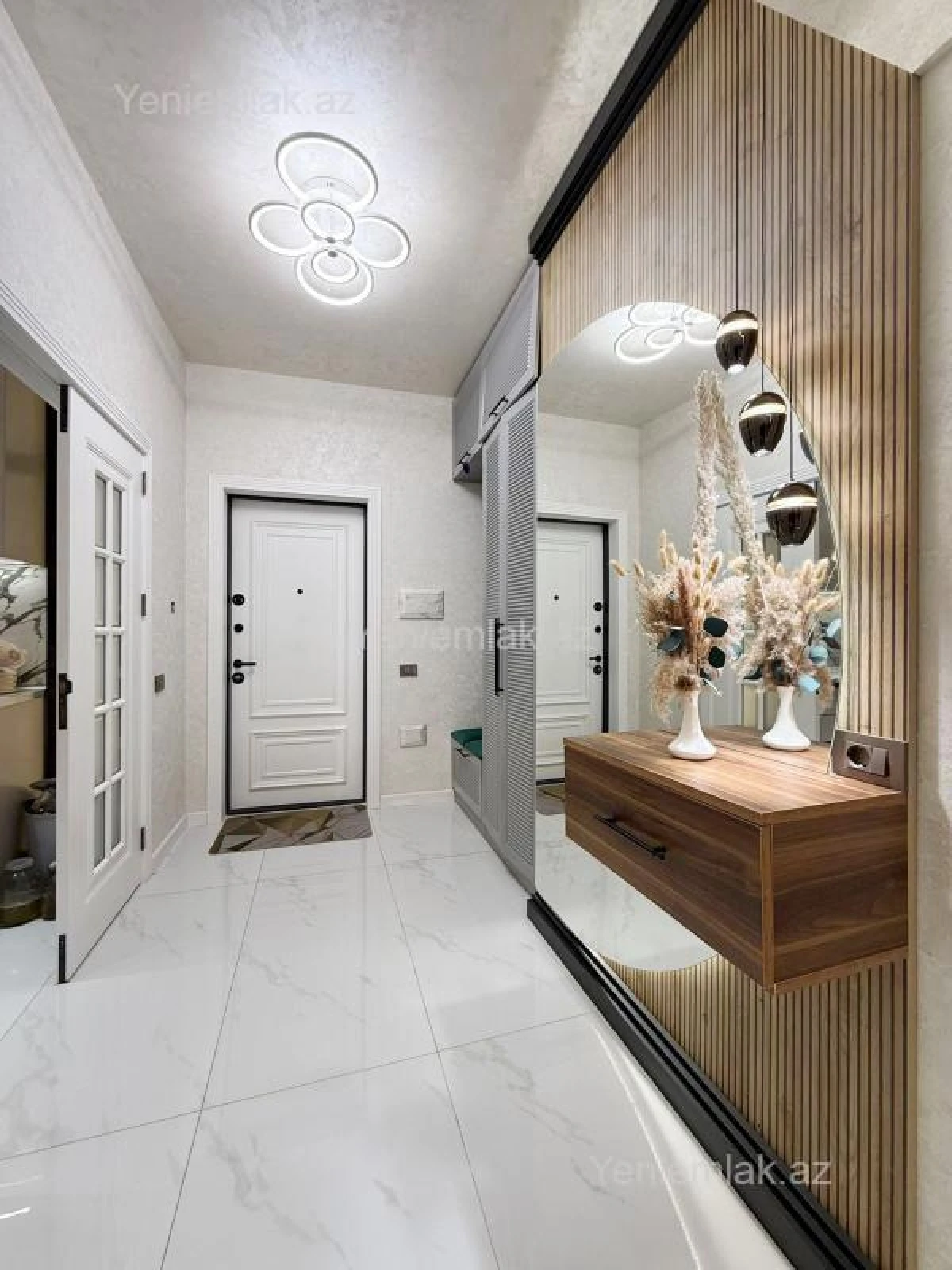 Satılır 2 otaqlı yeni tikili 74 m²