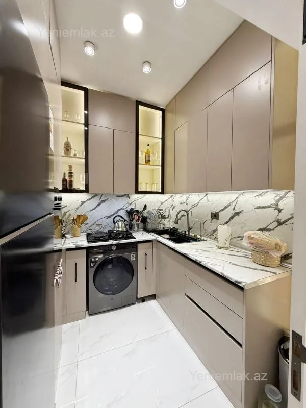 Satılır 2 otaqlı yeni tikili 74 m²