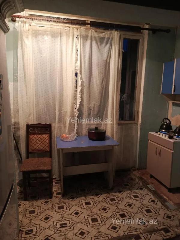 Satılır 3 otaqlı köhnə tikili 80 m²