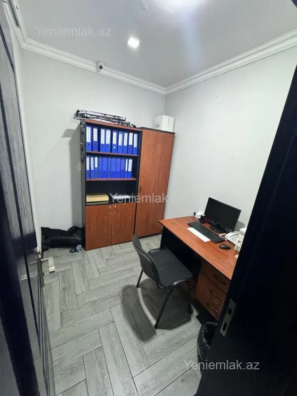 Satılır 3 otaqlı ofis 40 m²