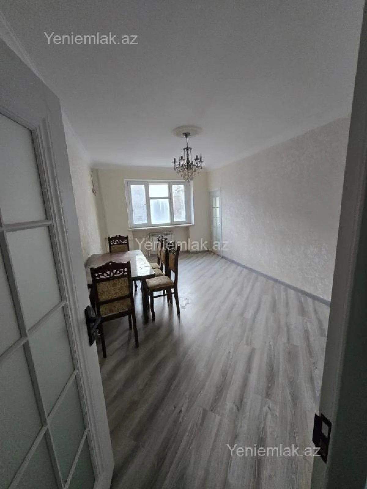 Satılır 3 otaqlı köhnə tikili 90 m²