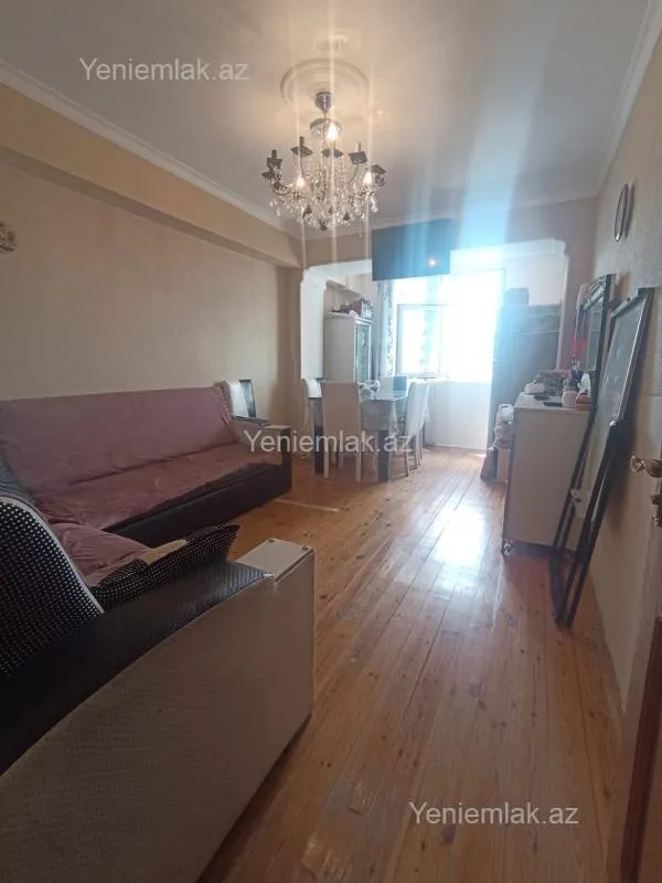 Satılır 2 otaqlı köhnə tikili 50 m²