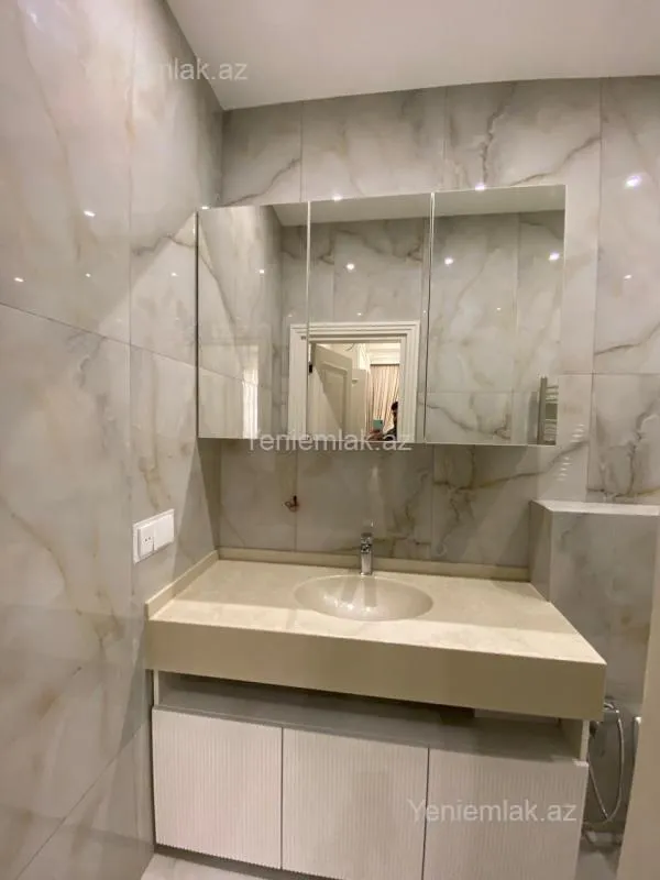 Satılır 4 otaqlı yeni tikili 148 m²