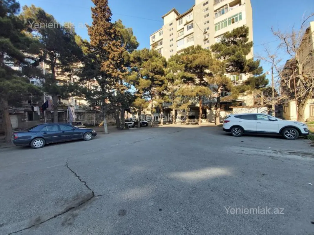 Satılır 3 otaqlı köhnə tikili 75 m²
