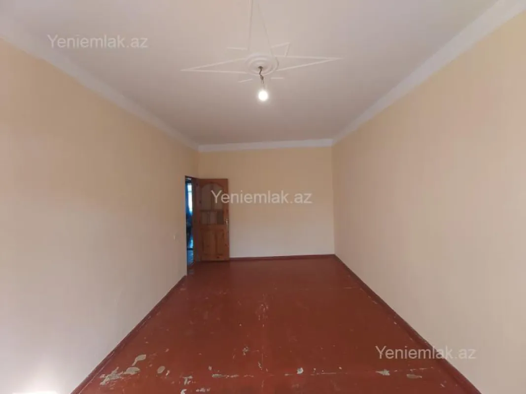 Satılır 3 otaqlı köhnə tikili 75 m²