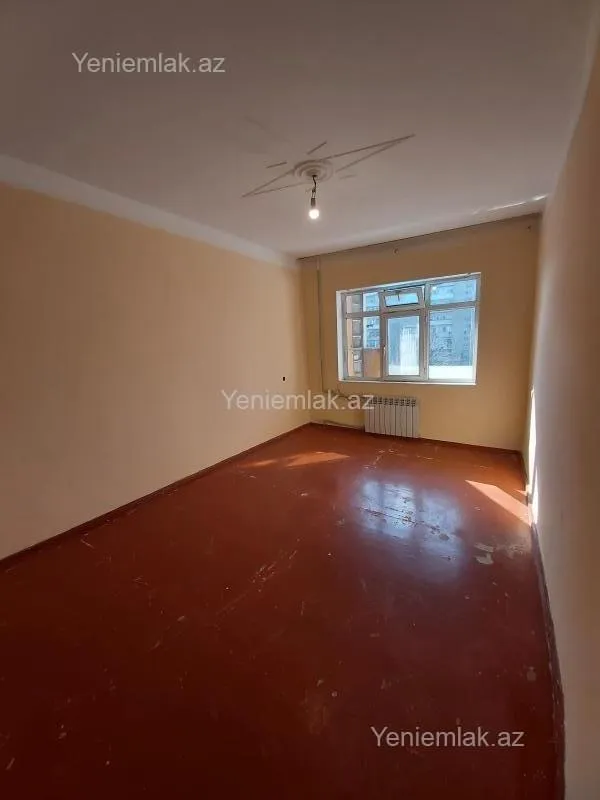 Satılır 3 otaqlı köhnə tikili 75 m²