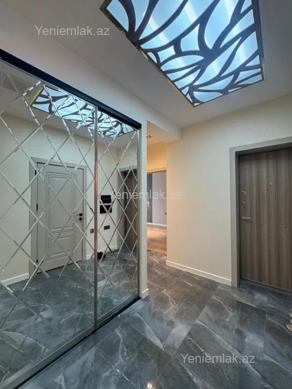 Satılır 3 otaqlı yeni tikili 100 m²