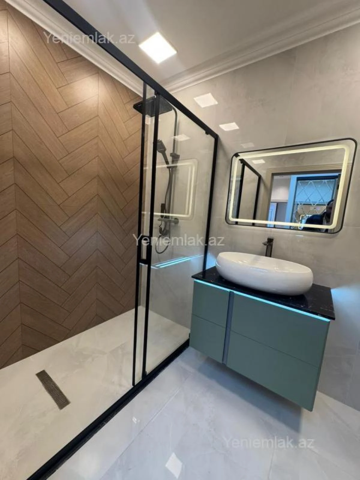 Satılır 3 otaqlı yeni tikili 100 m²