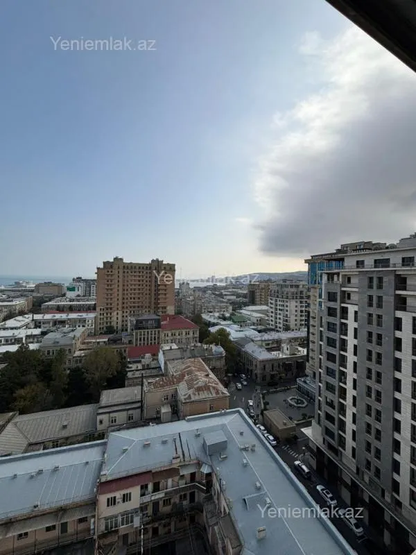 Satılır 4 otaqlı yeni tikili 230 m²