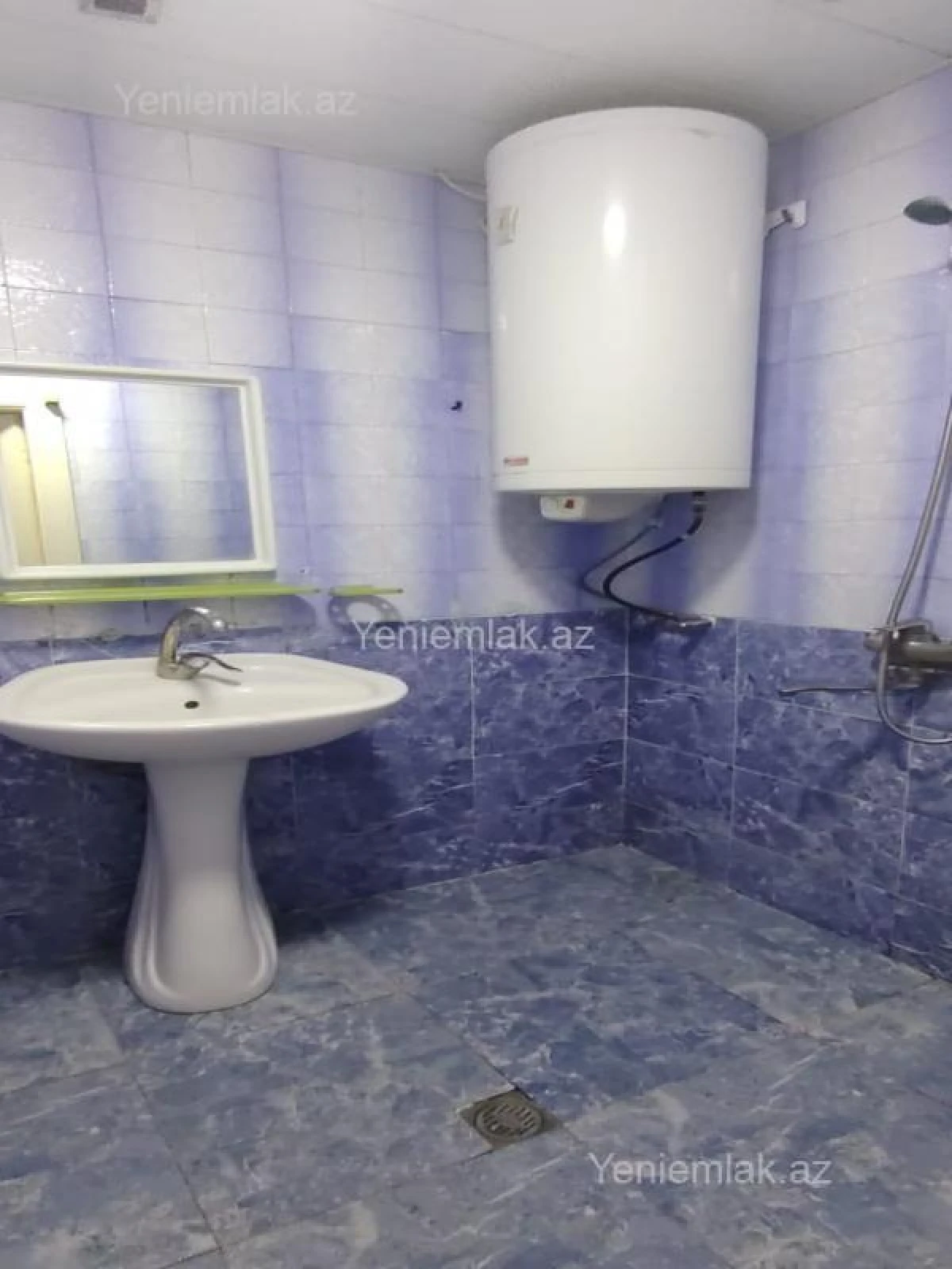 Satılır 2 otaqlı köhnə tikili 65 m²