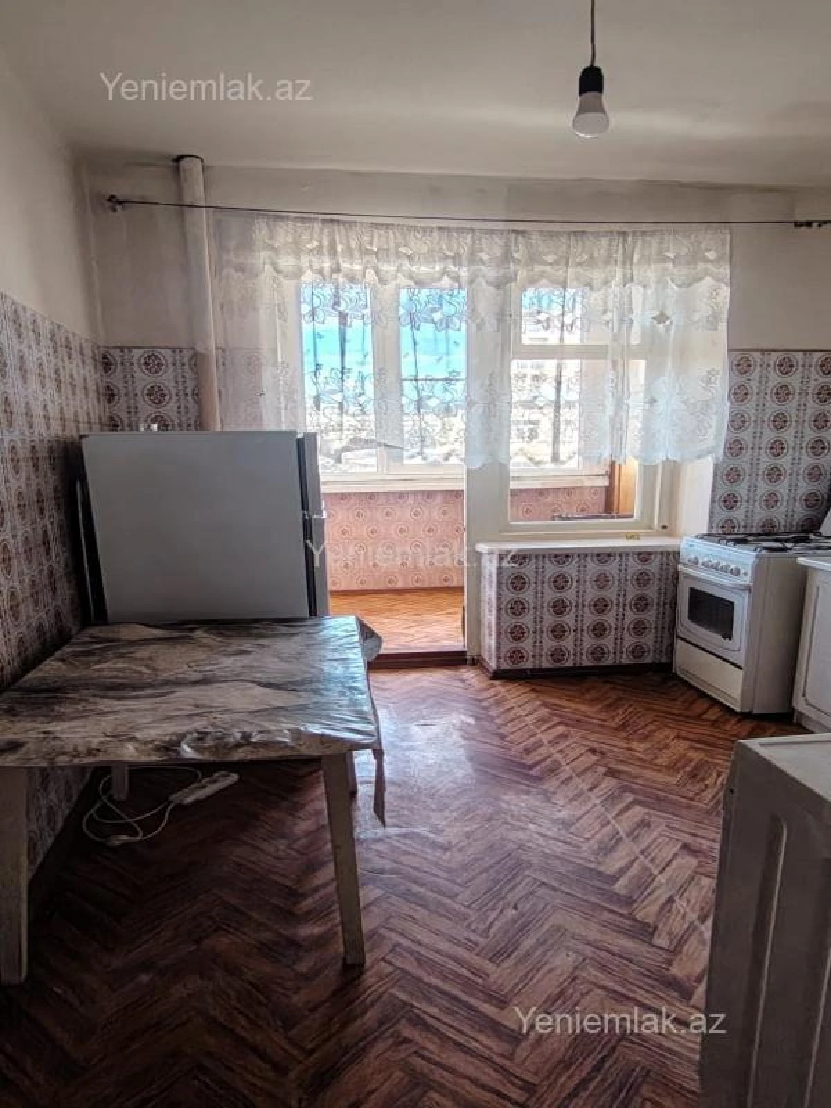 Satılır 2 otaqlı köhnə tikili 65 m²