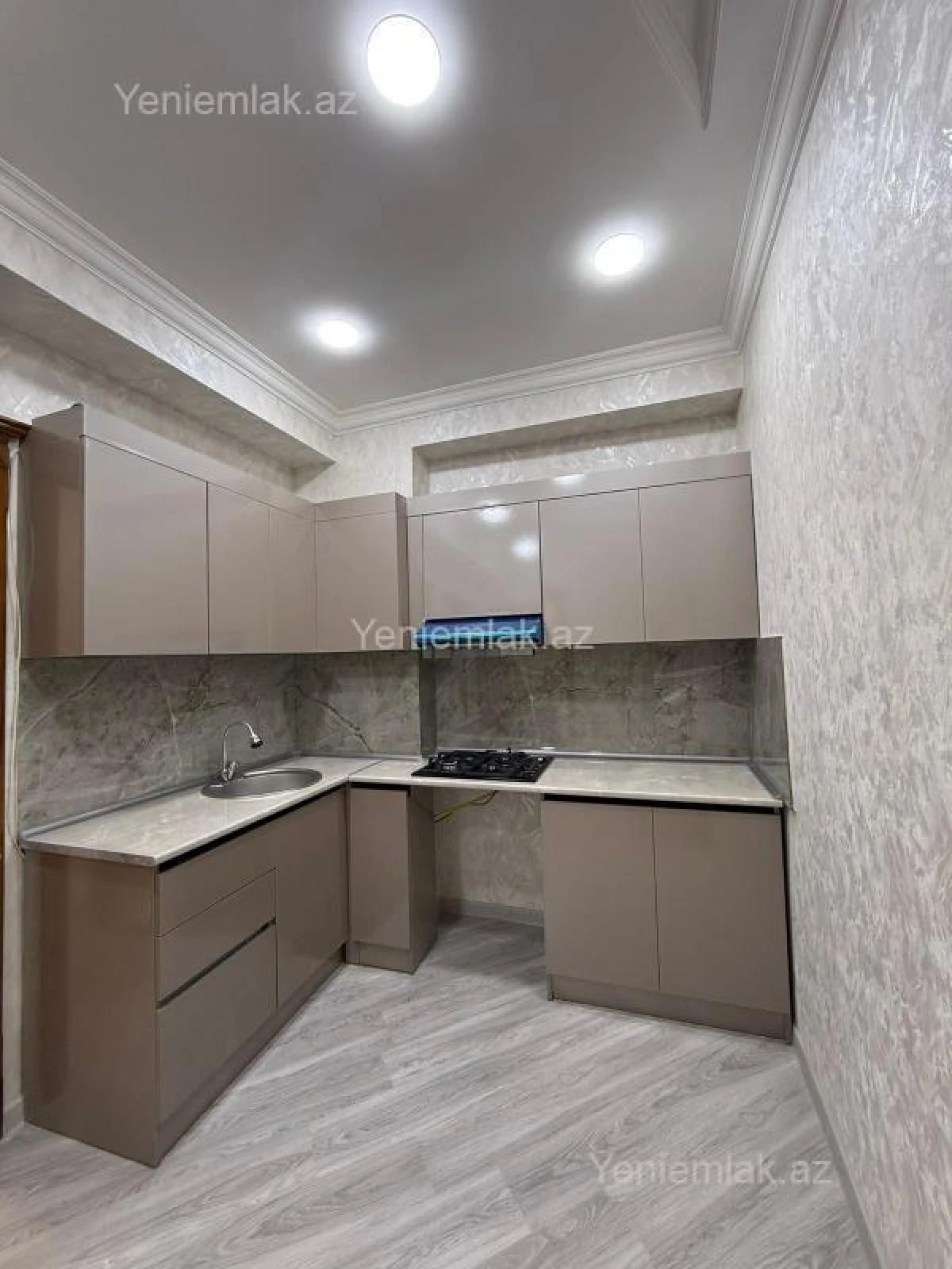 Satılır 2 otaqlı yeni tikili 66 m²