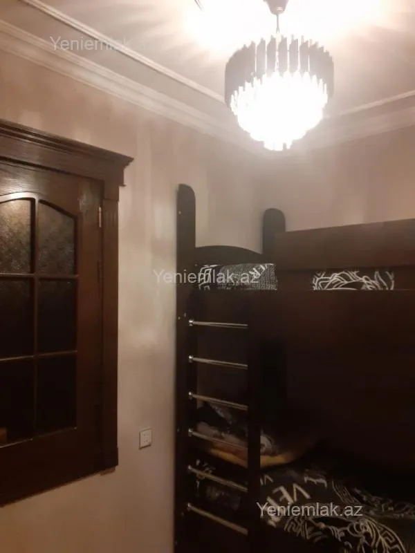 Satılır 3 otaqlı köhnə tikili 50 m²