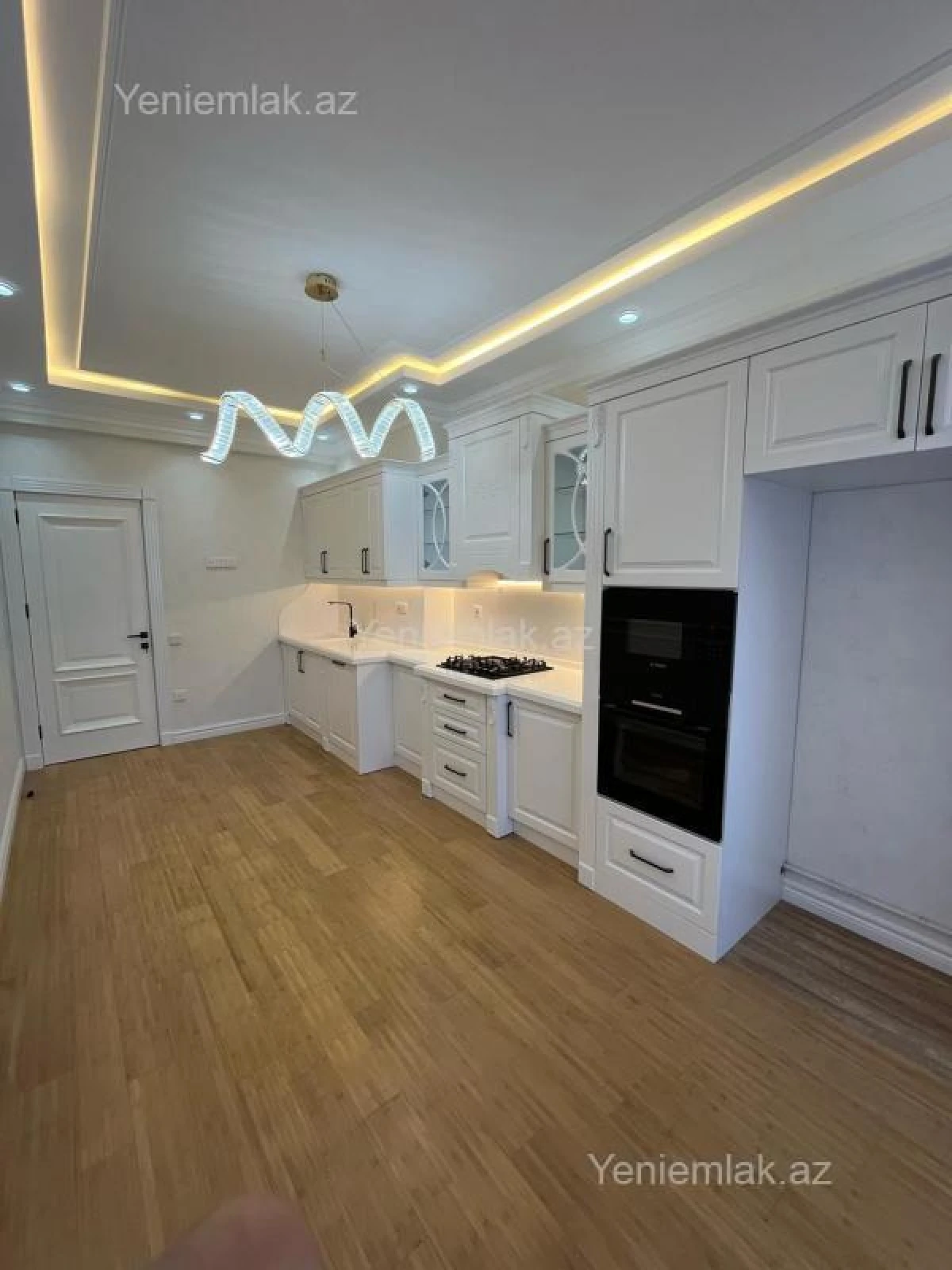 Satılır 2 otaqlı yeni tikili 101 m²