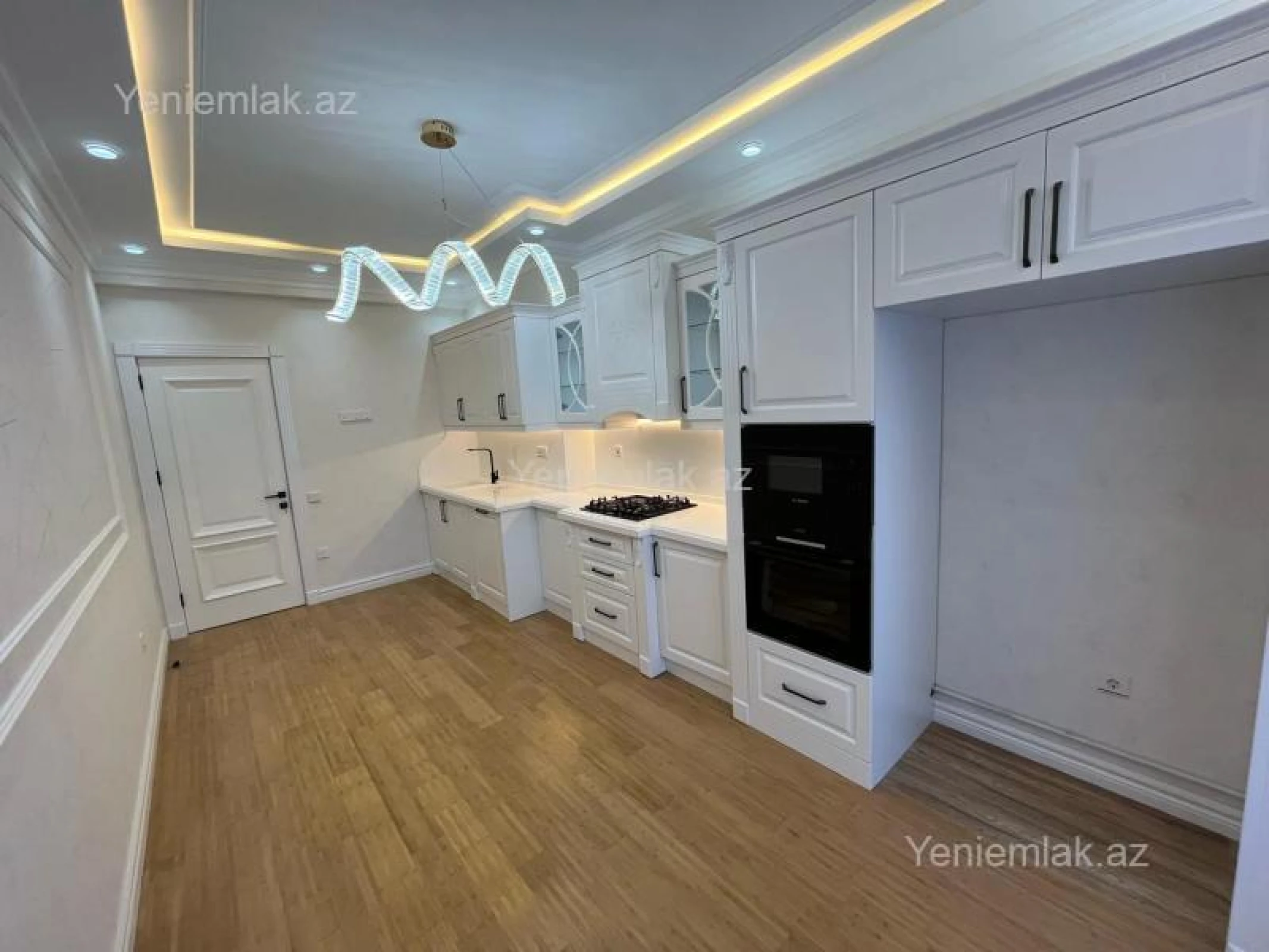 Satılır 2 otaqlı yeni tikili 101 m²